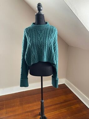 Cropped Cable Knit Sweater -Green